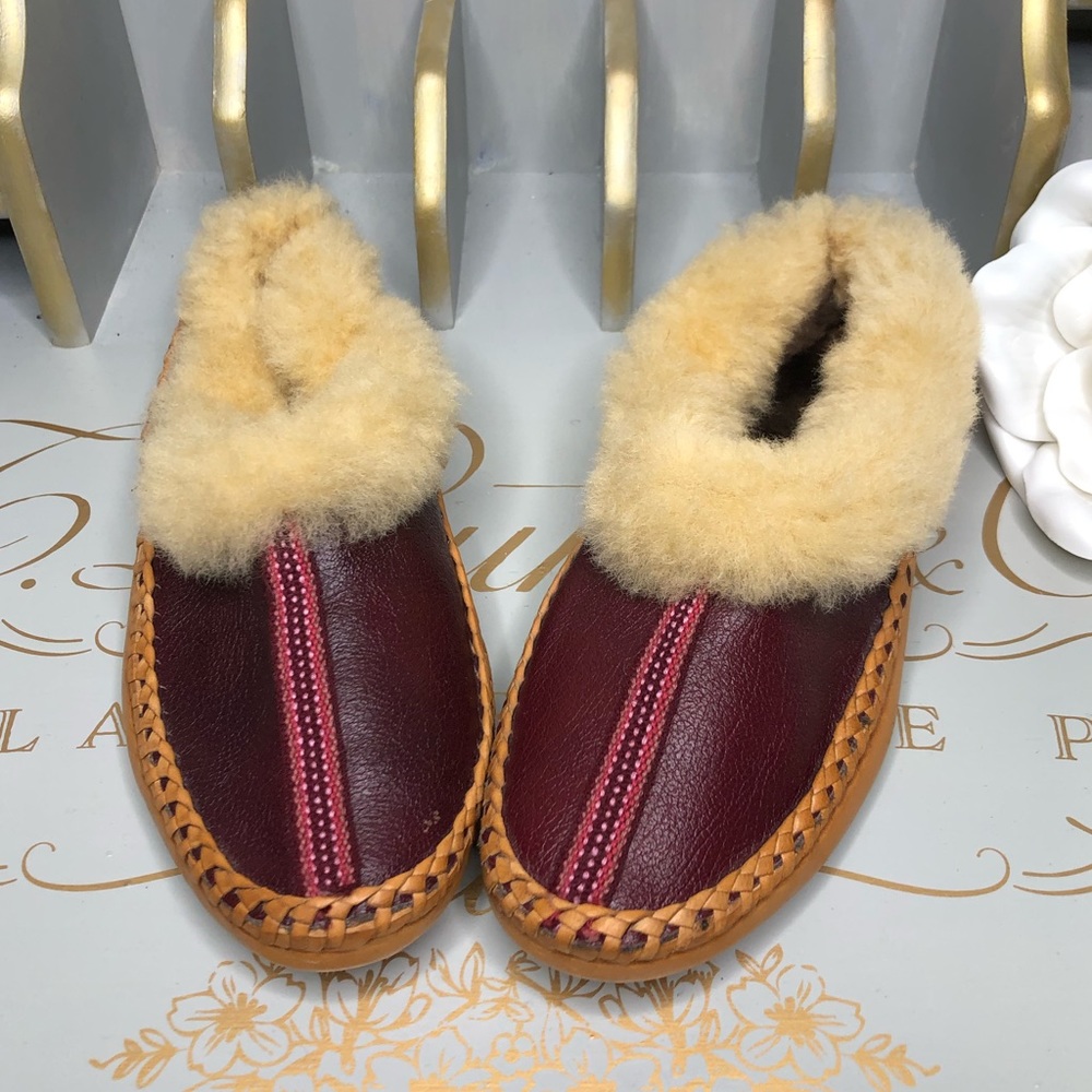 New Moccasin leather slippers